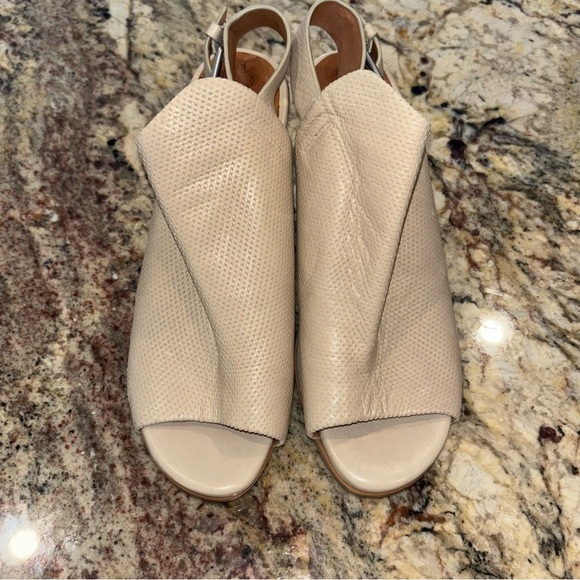 Gentle Souls Cream Peep-Toe Block Heels - Picture 6 of 8